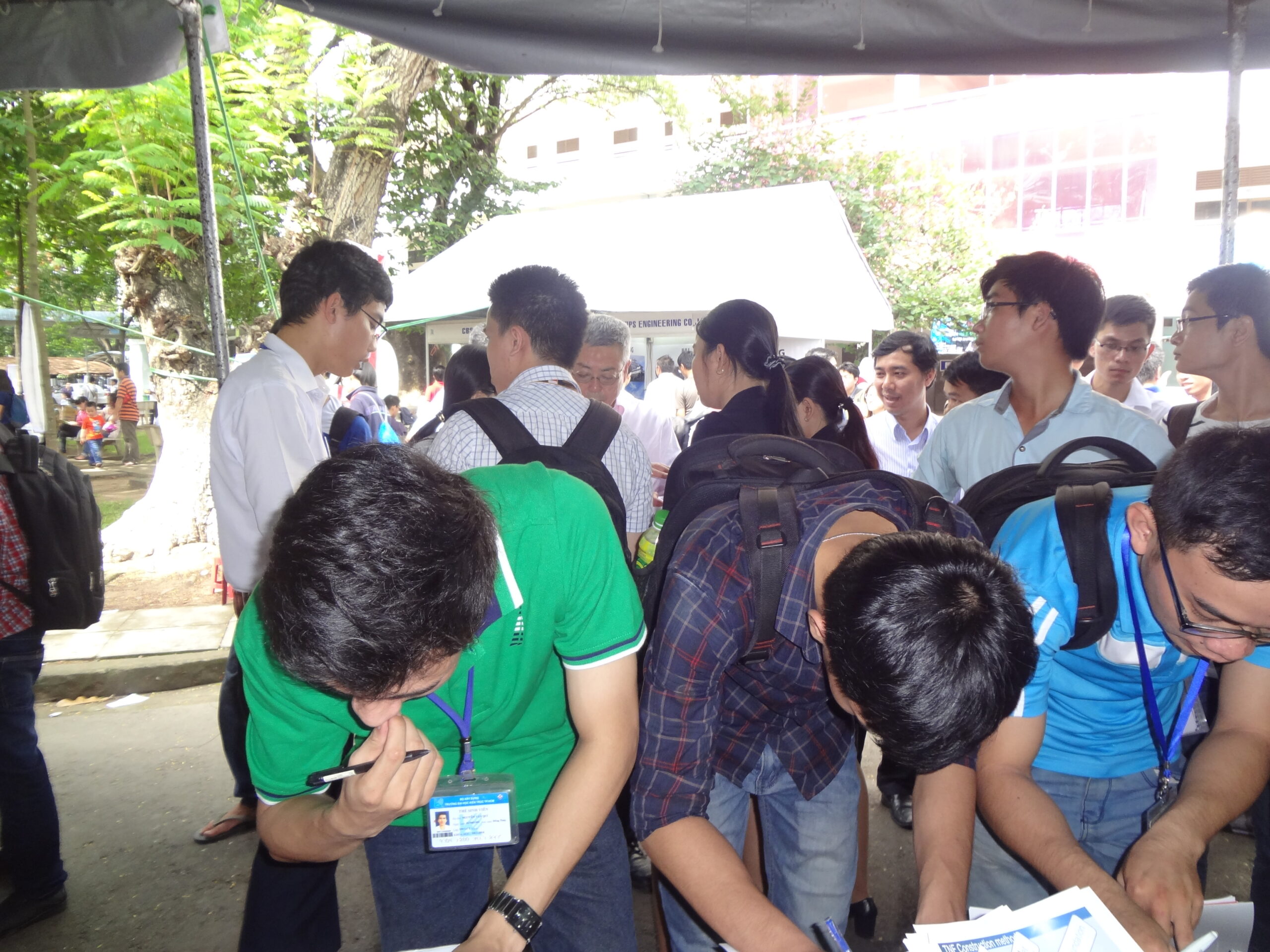ホーチミン工科大学就職斡旋展示会に参加致しました。